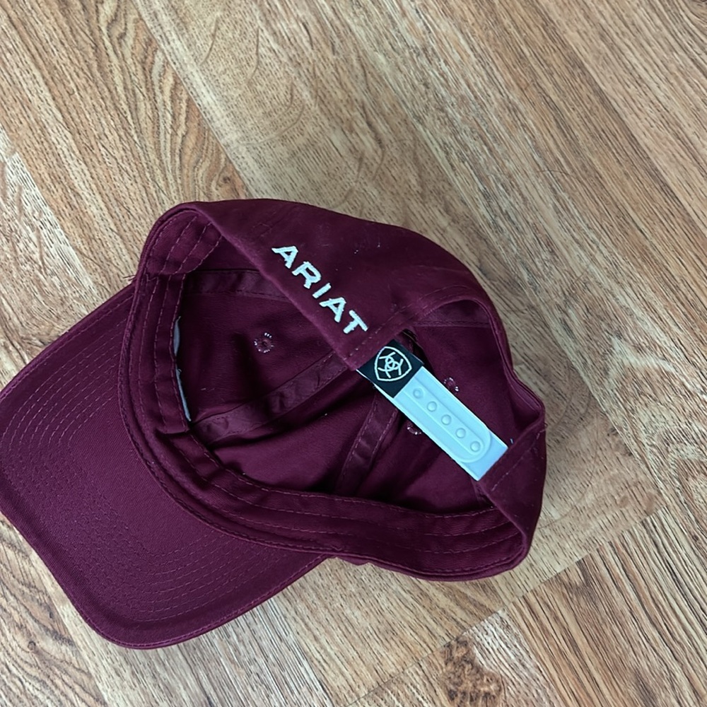 ARIAT Cap Sz S Burgundy Color - Picture 2 of 3